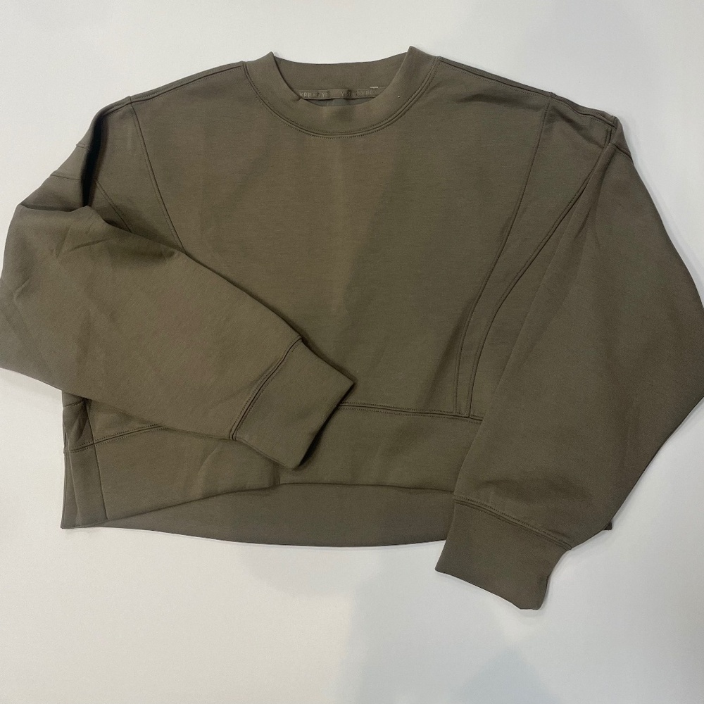 Green crewneck